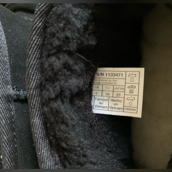 NWOB UGG Classic Ultra Mini Hybrid Strap Short Boots - Picture 17 of 17